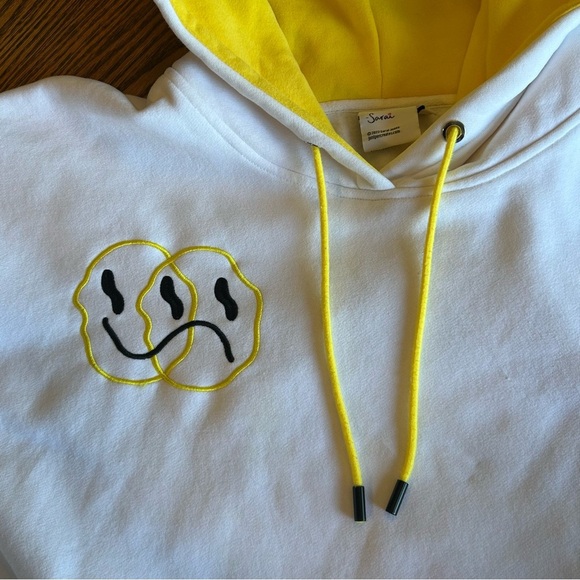 Sarai Baggy White Sweatshirt with Yellow Hood Lining Colorful Text Size XXL - Picture 9 of 12